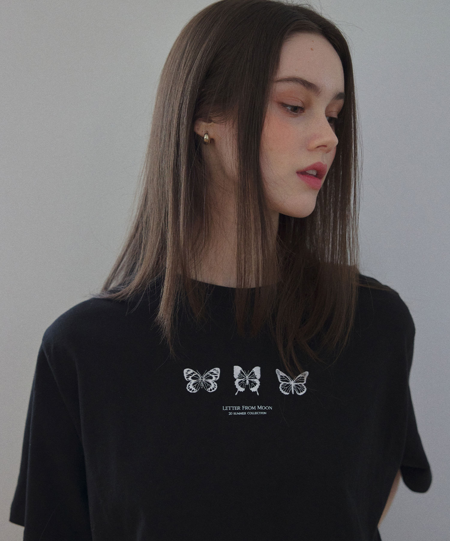 [5월 2일 예약배송] NEW VER. Triple Butterfly Embroidery Oversized Fit T-Shirt ( black )